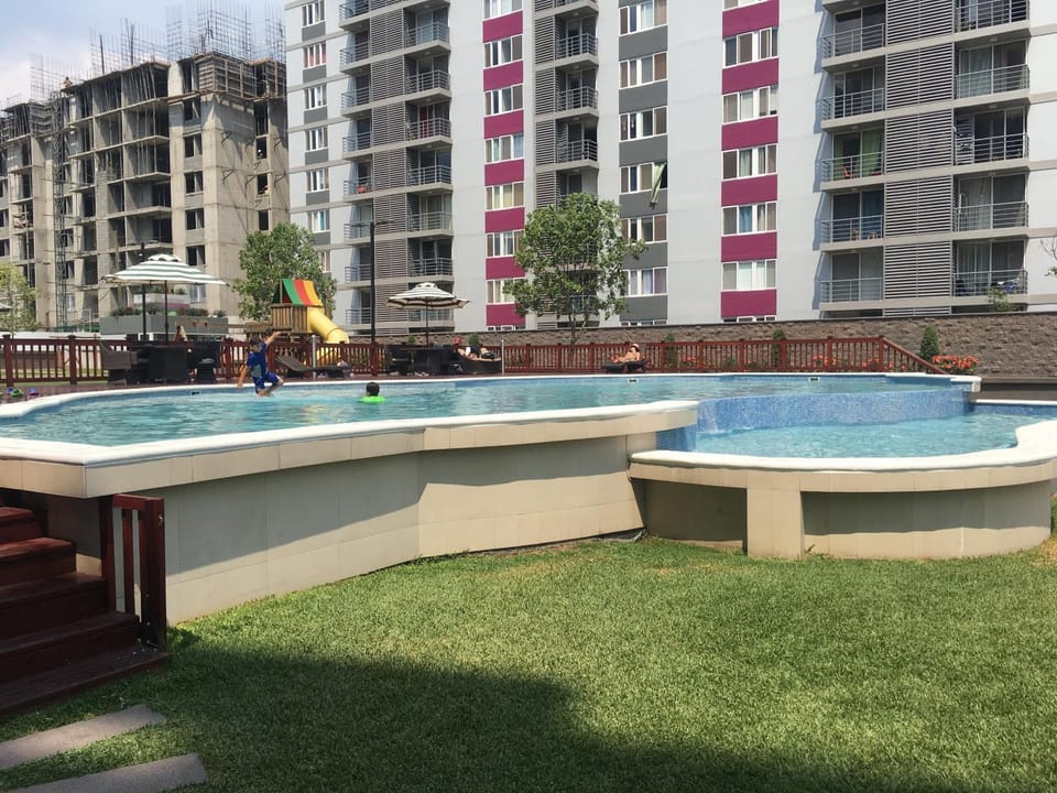 Swimming pool, Swimming pool