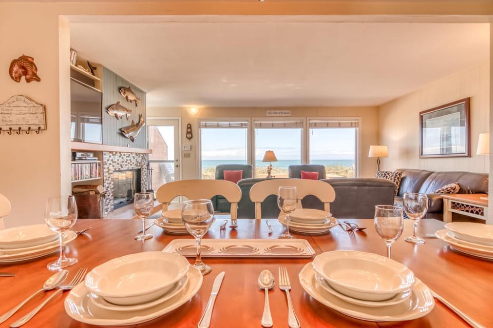 Breakers Beach House 5 - Meredith Lodging House in Oregon