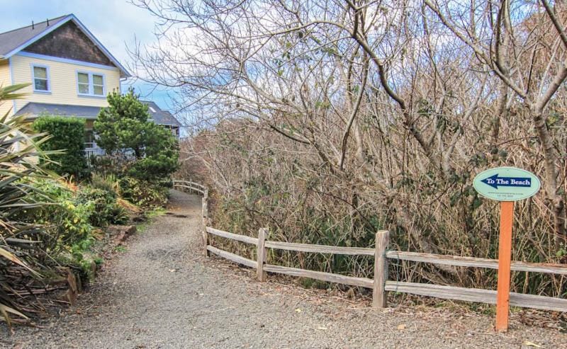 Retreat on Mulberry House in Roads End