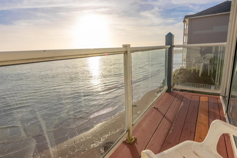 Dock of the Bay 305 House in Lincoln City
