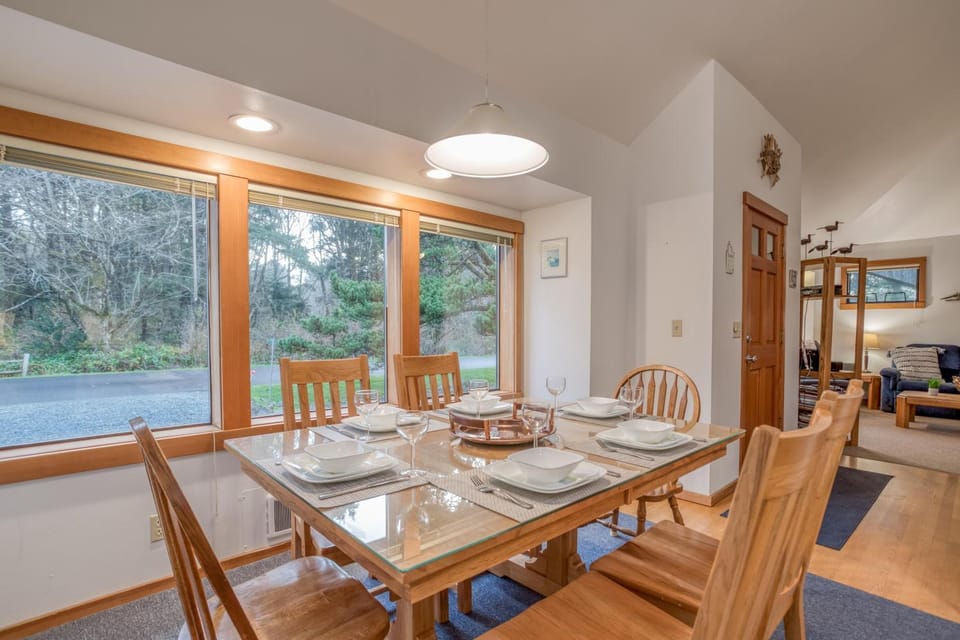 Driftwood Cottage MCA 491 - Meredith Lodging House in Manzanita