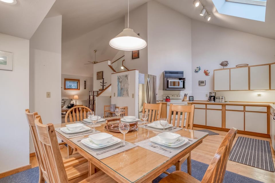 Driftwood Cottage MCA 491 - Meredith Lodging House in Manzanita