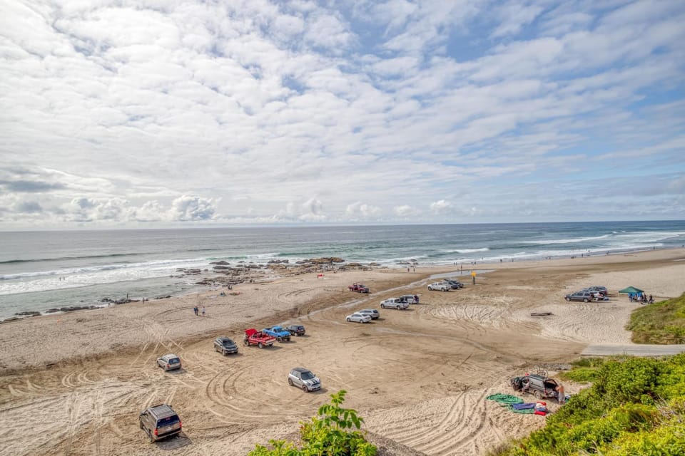 Harbor House House in Devils Lake