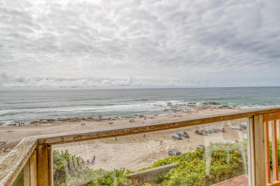 Harbor House House in Devils Lake
