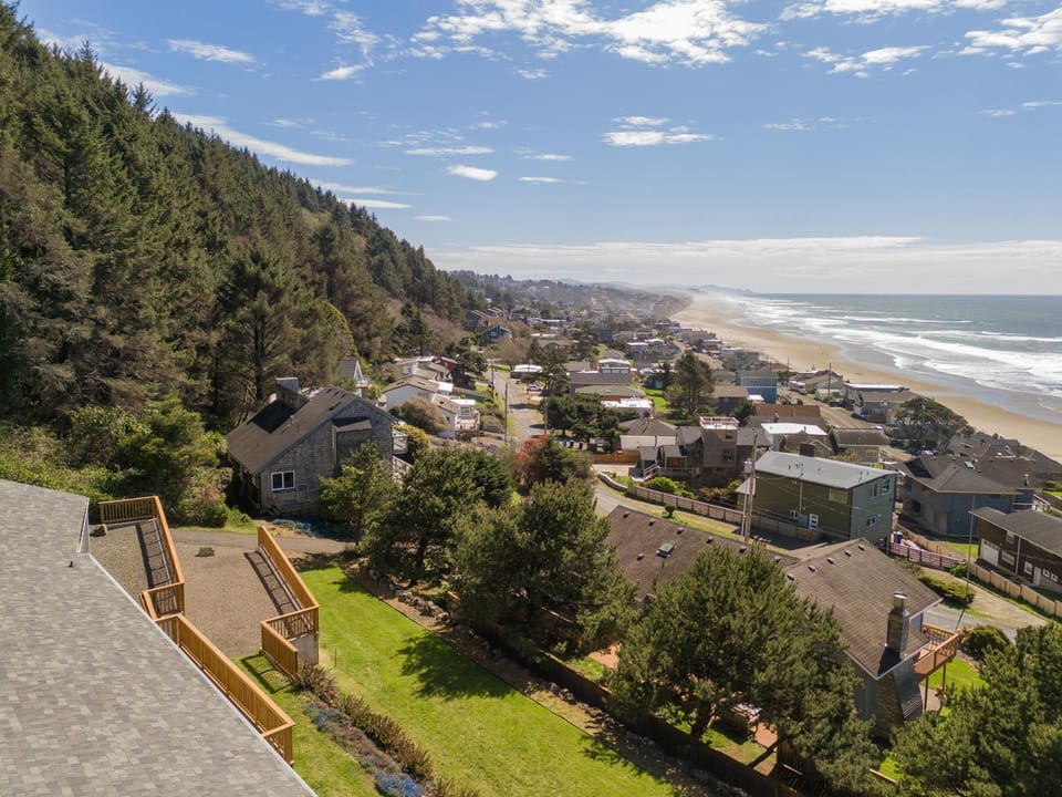 Hillside House House in Lincoln City
