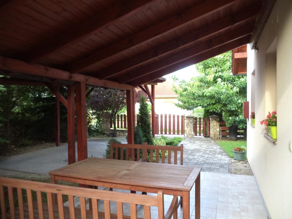 Property building, BBQ facilities, Garden, Balcony/Terrace