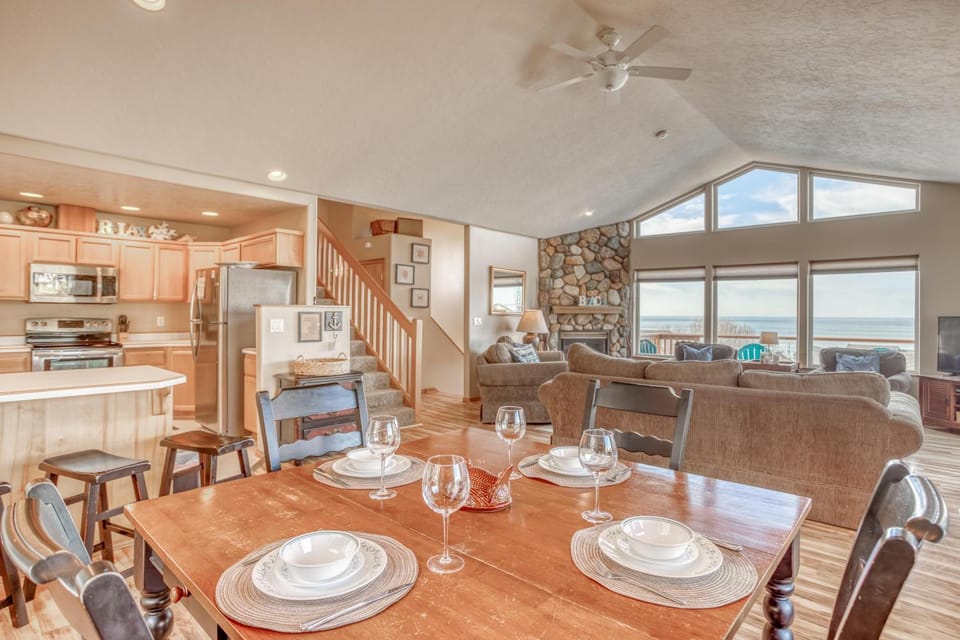 Hubbert Hideaway House in Lincoln City