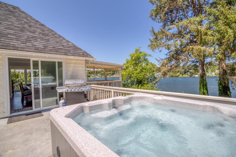 Laurel Haven - Meredith Lodging House in Neotsu