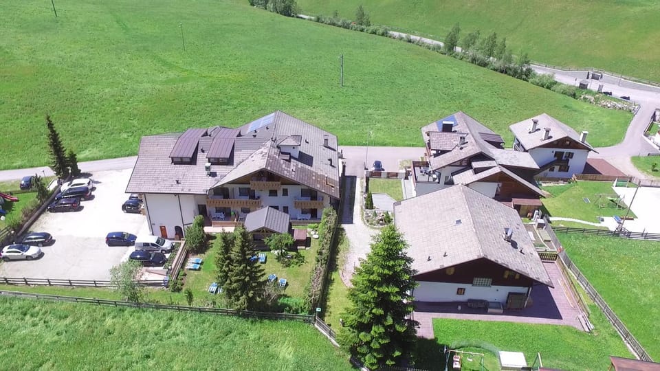 Property building, Bird's eye view, Garden view, Swimming pool