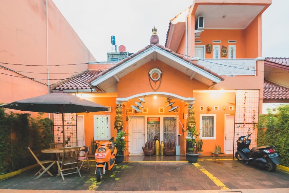 Facade/entrance