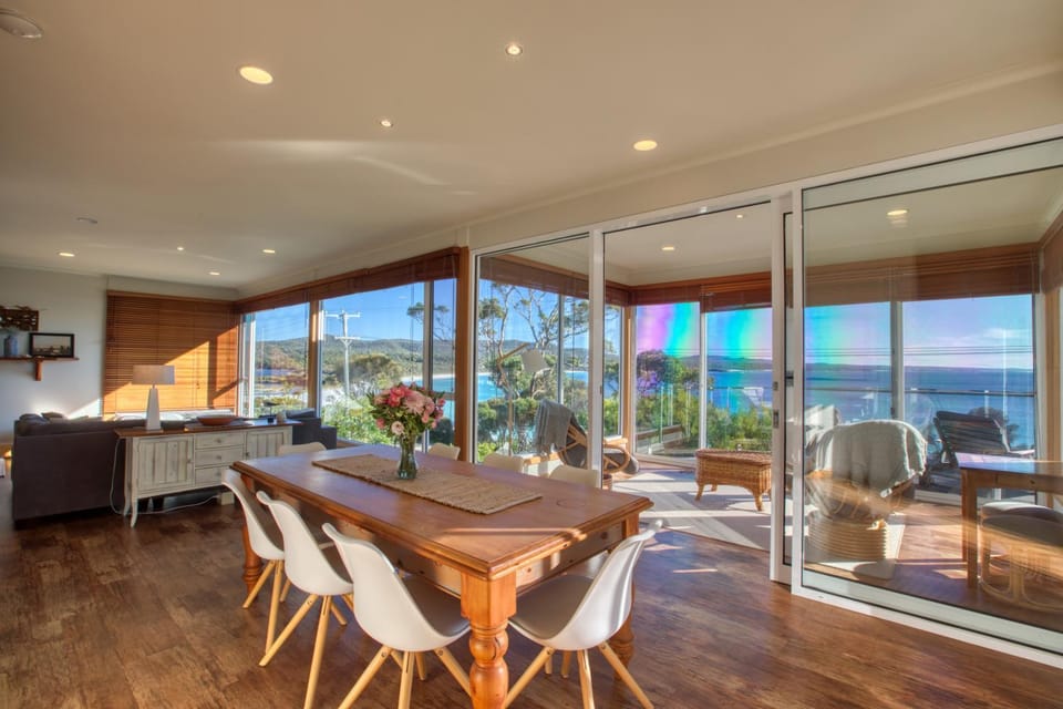 Beach Side Bay Of Fires House in Binalong Bay