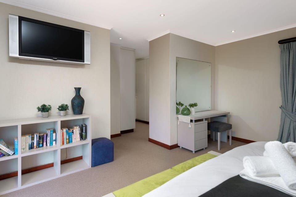 Bathroom, TV and multimedia