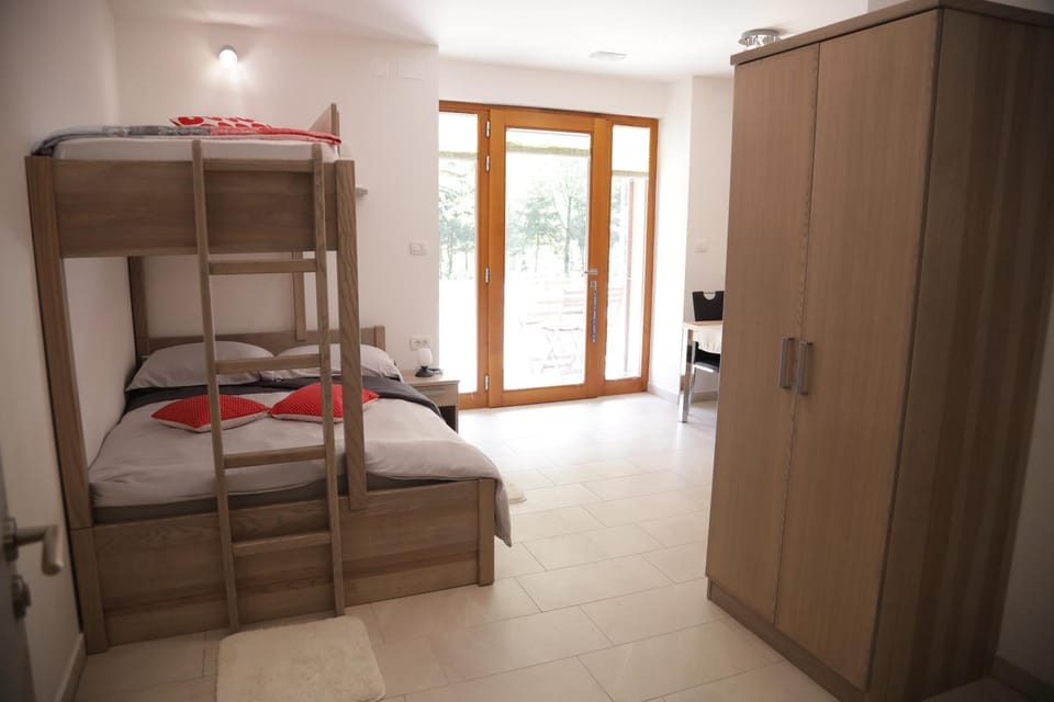 bunk bed