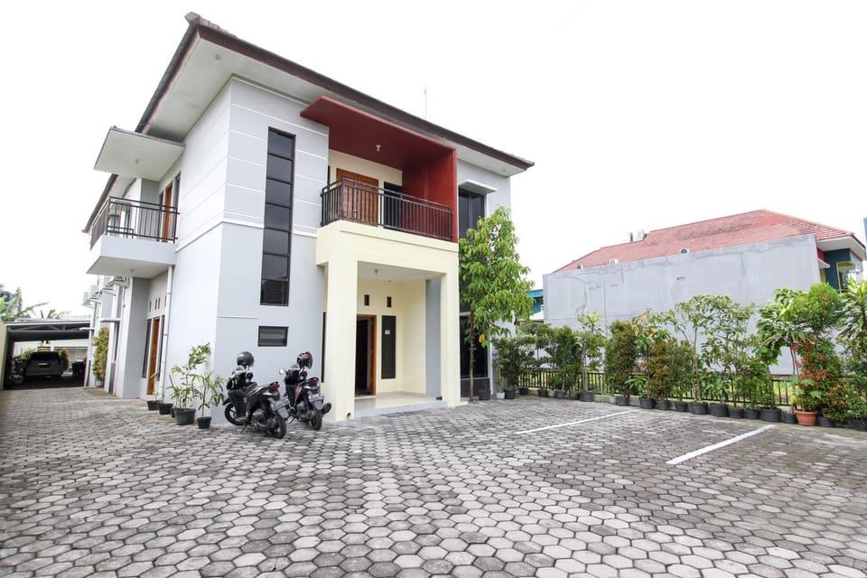 Property building, Facade/entrance