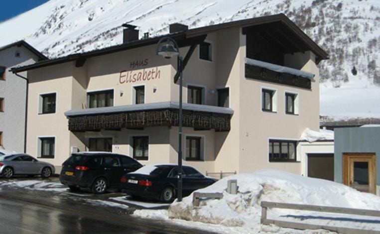 Facade/entrance, Winter