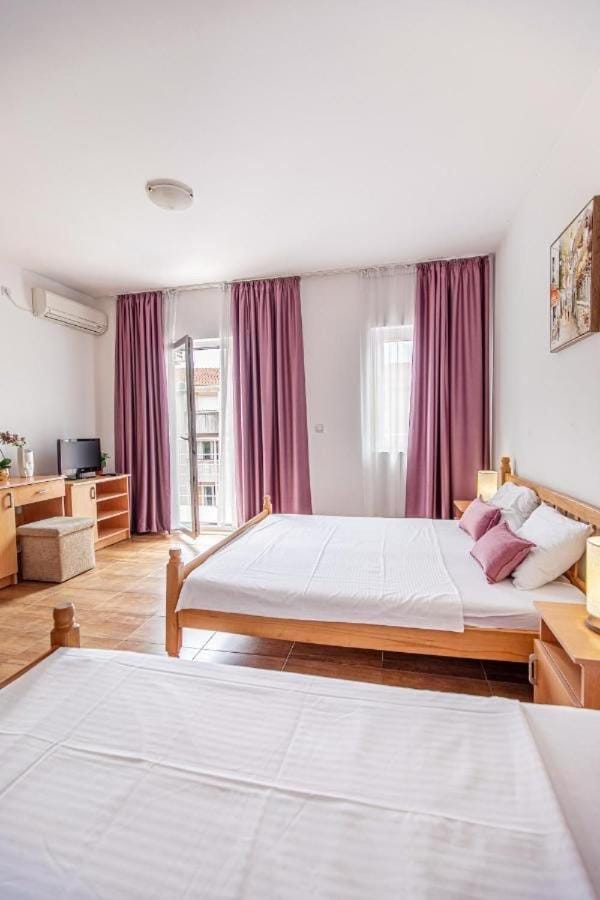 Apartmani Franeta Budva Bed and Breakfast in Budva