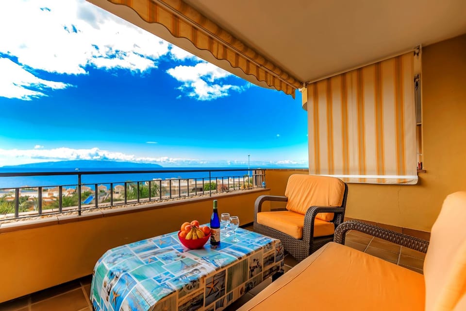 Patio, View (from property/room), Balcony/Terrace, Seating area, Sea view