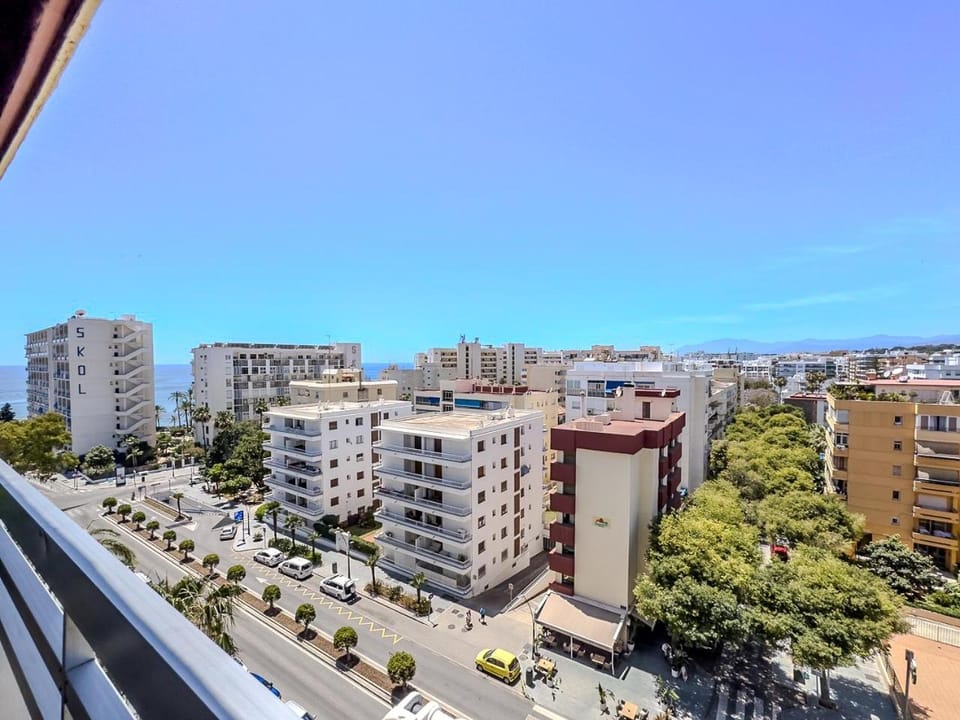 Day, View (from property/room), Balcony/Terrace, City view, Street view, Location