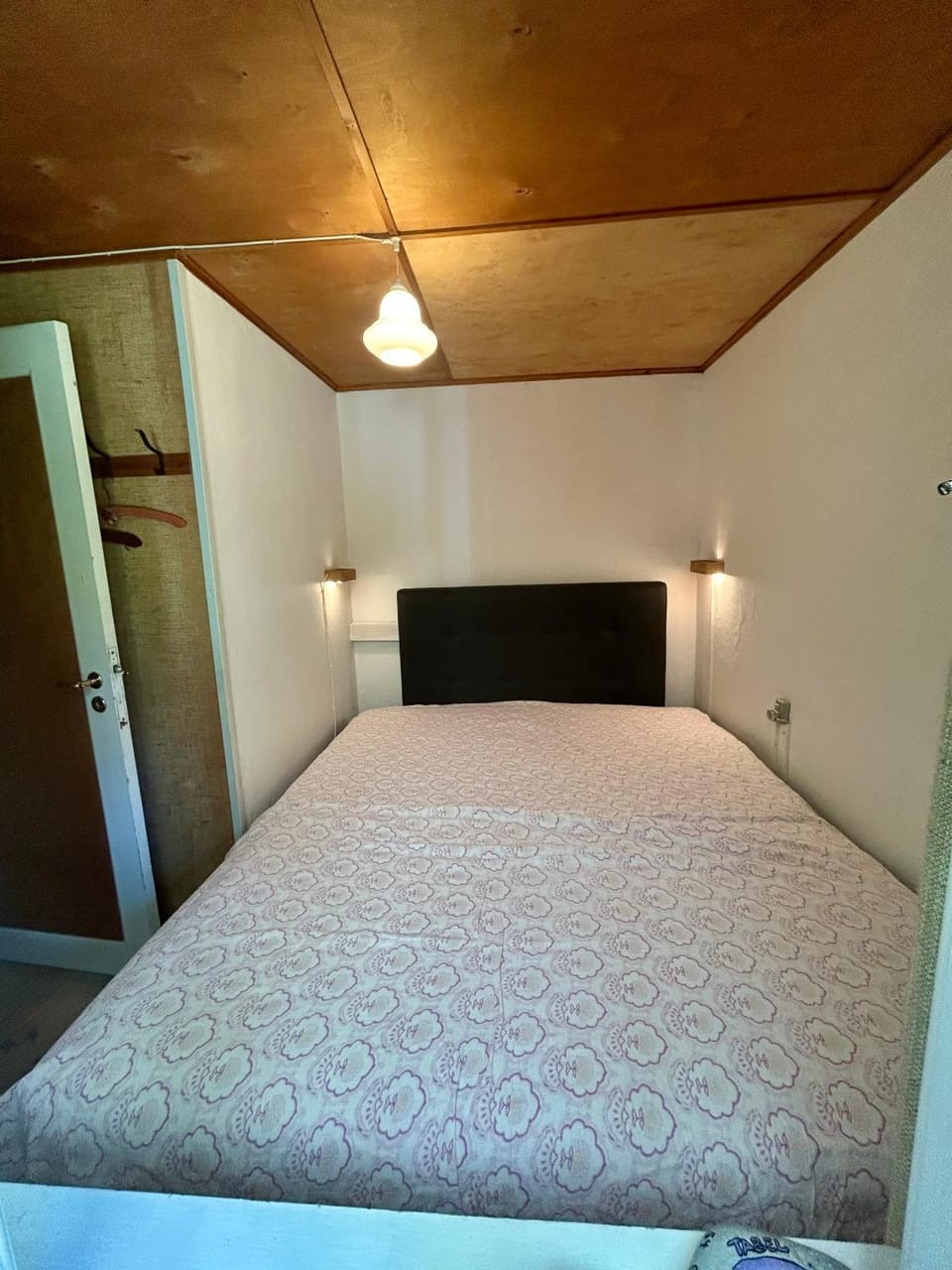 Retro Beach House House in Zealand