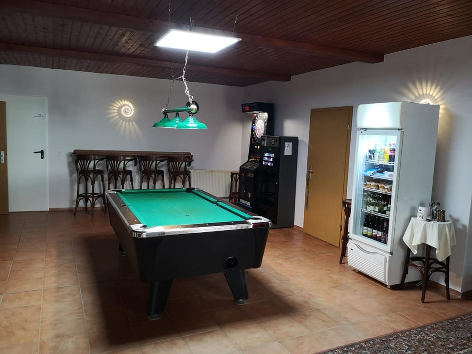 People, Billiard, Game Room