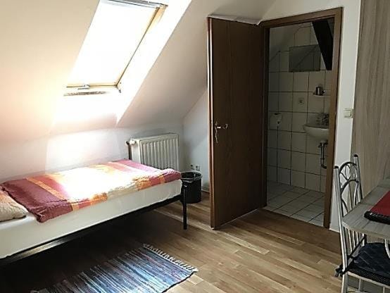 Bed, Photo of the whole room