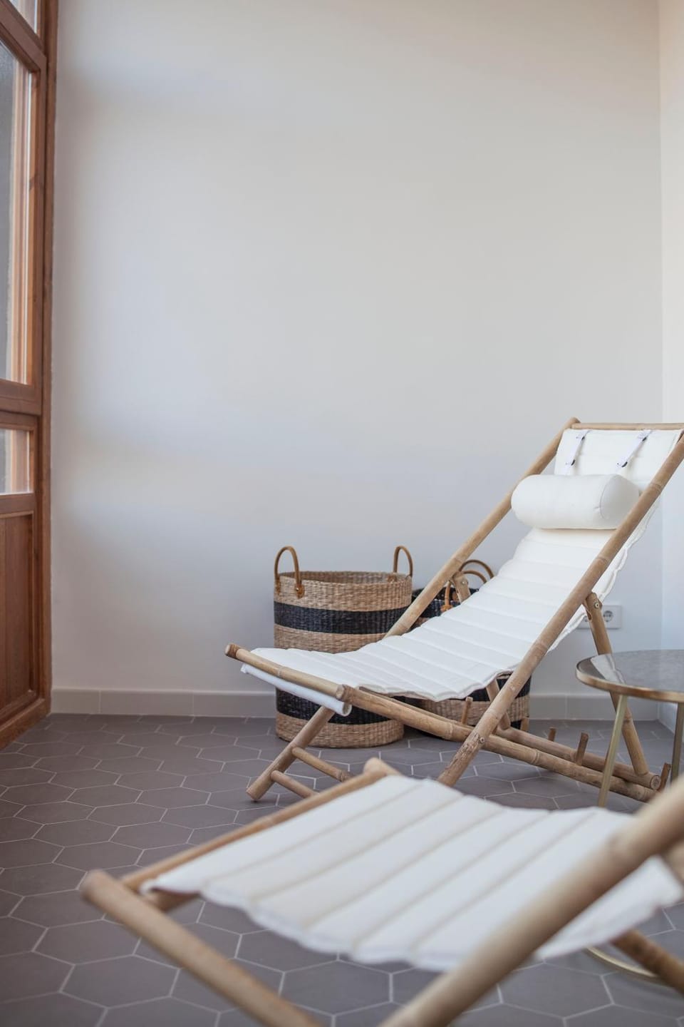 Inner courtyard view, sunbed