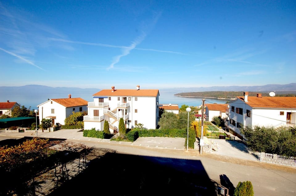 Neighbourhood, Sea view, Street view