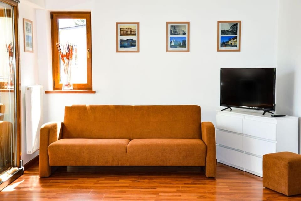 TV and multimedia, Seating area
