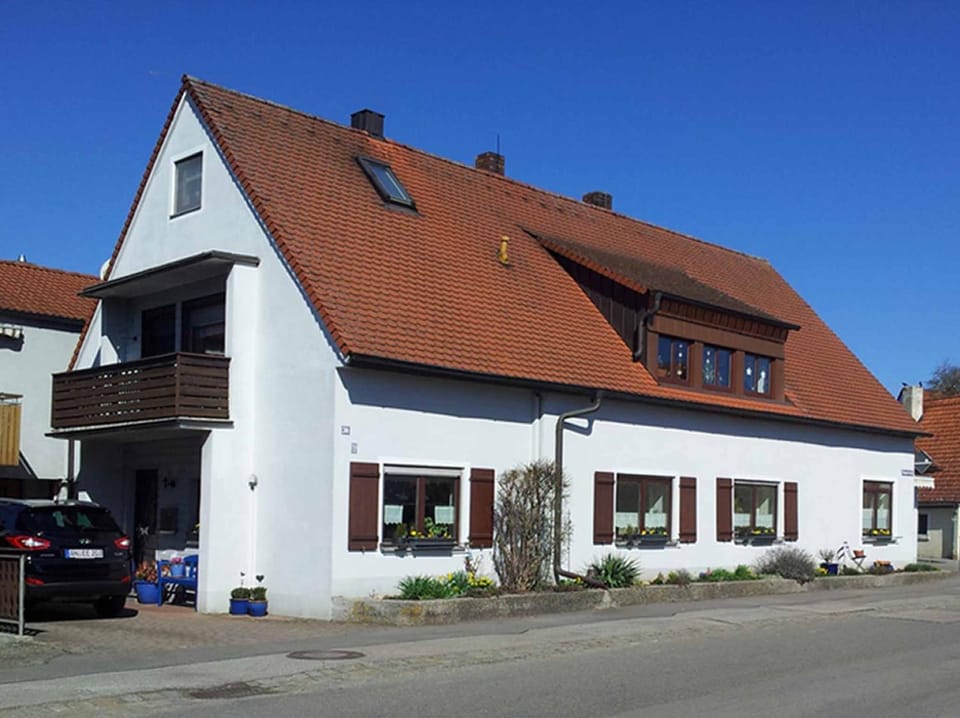 Facade/entrance