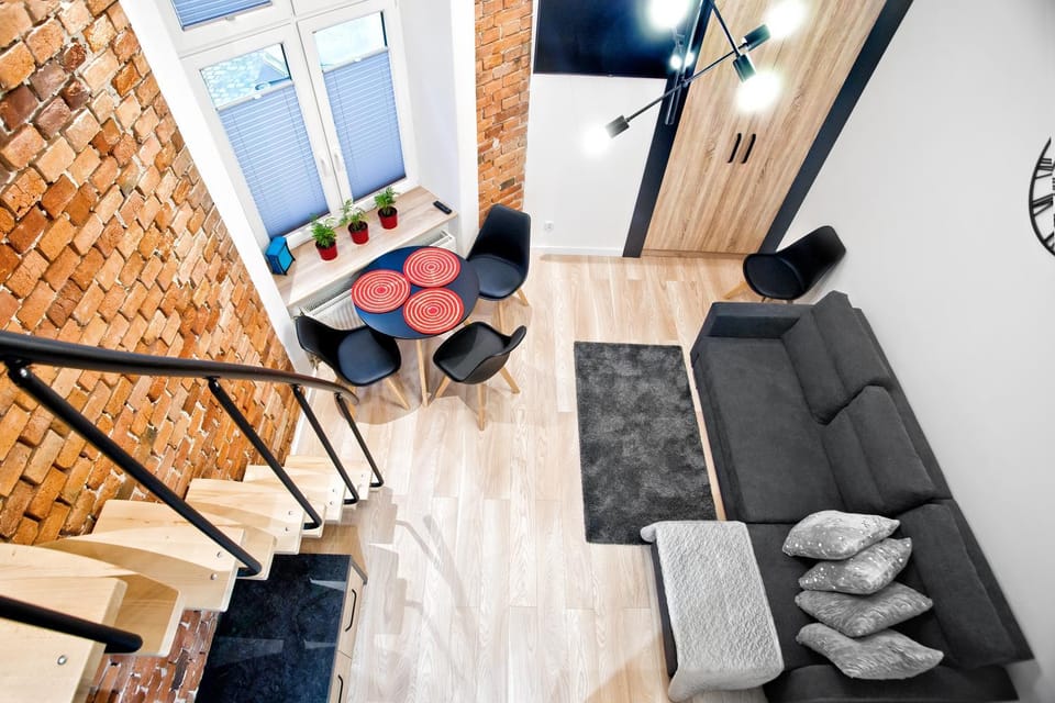 Kitchen or kitchenette, Photo of the whole room, Decorative detail, Seating area, wardrobe