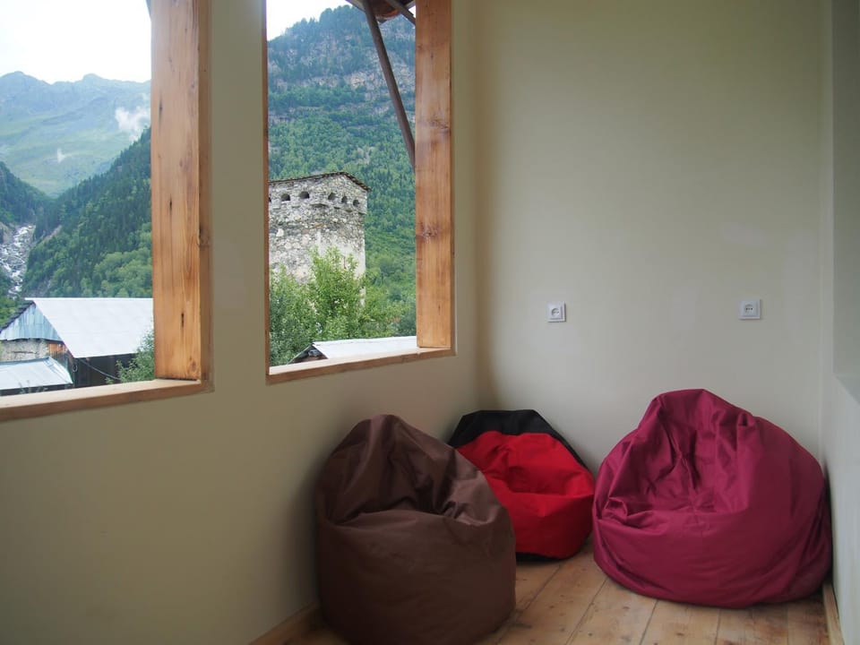 Balcony/Terrace, Seating area, Mountain view