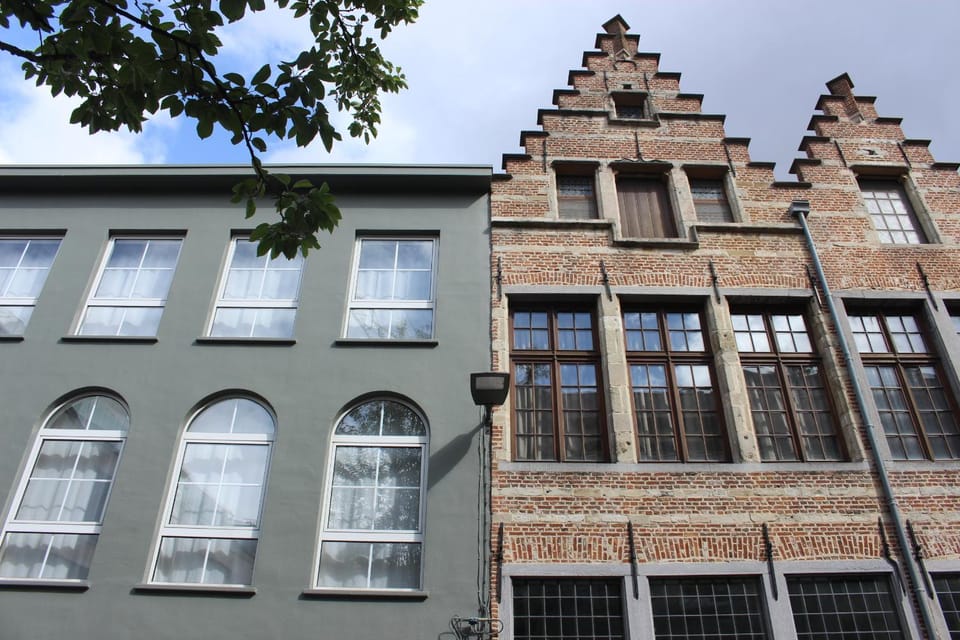 Property building, Facade/entrance