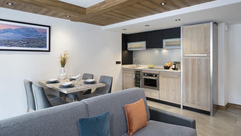 Kitchen or kitchenette, Living room, Dining area
