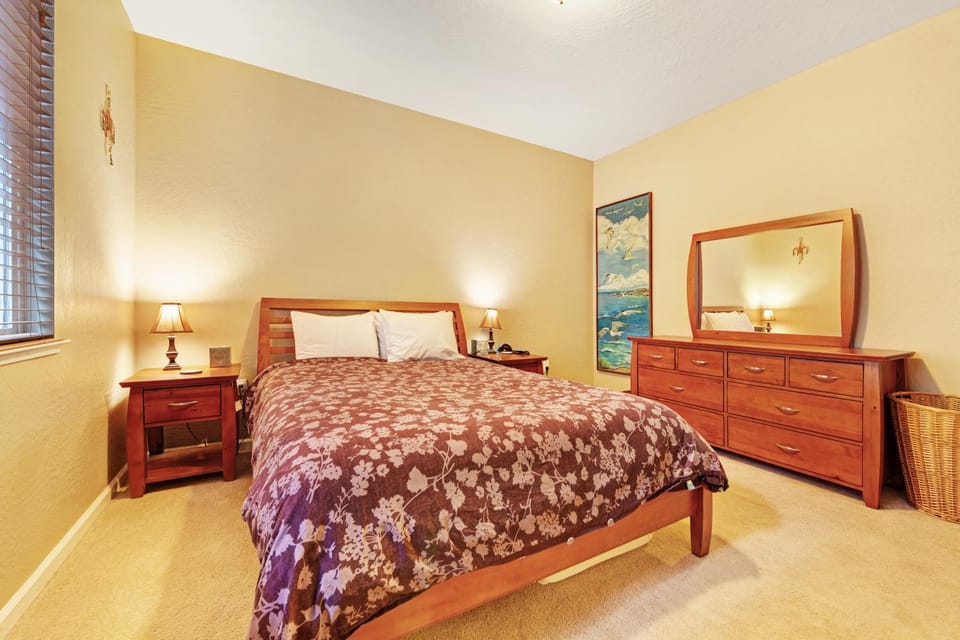 Rio Nido Retreat House in Guerneville