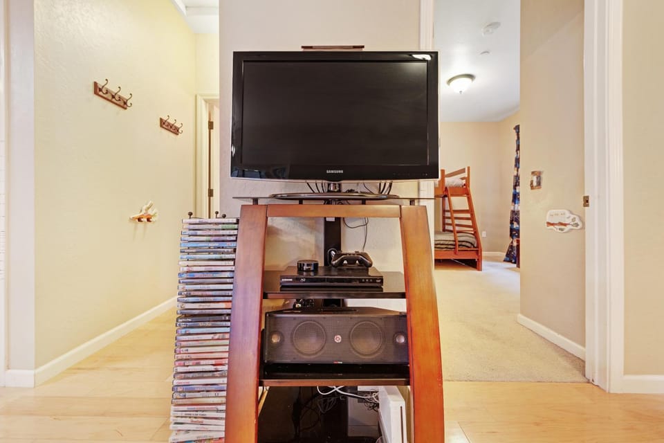 Rio Nido Retreat House in Guerneville