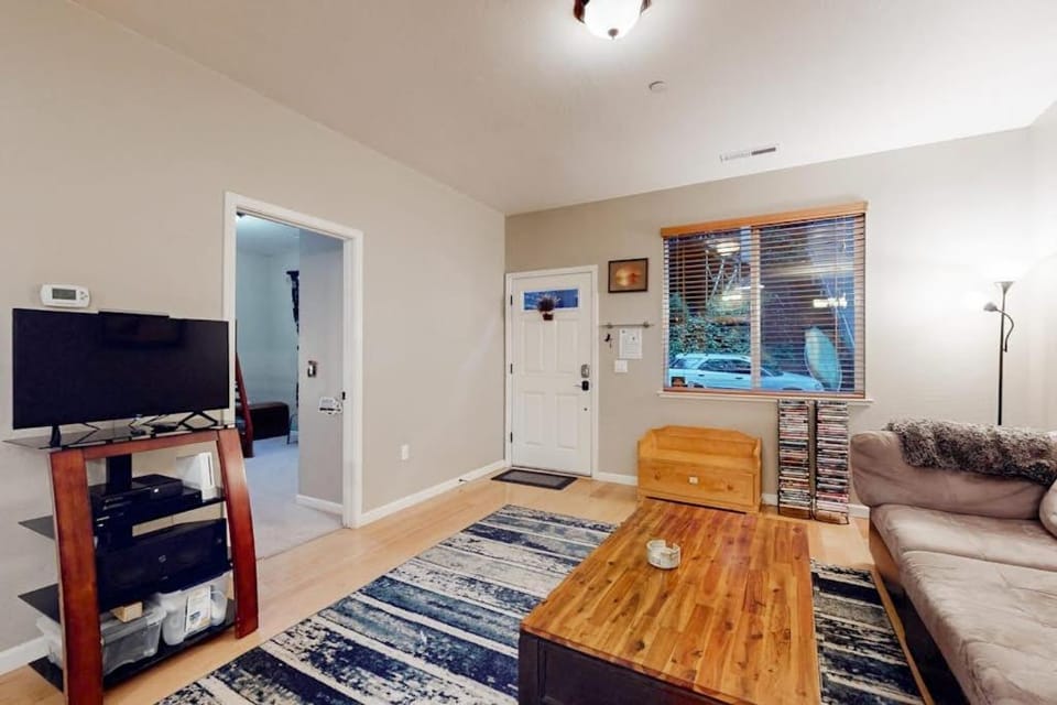 Rio Nido Retreat House in Guerneville