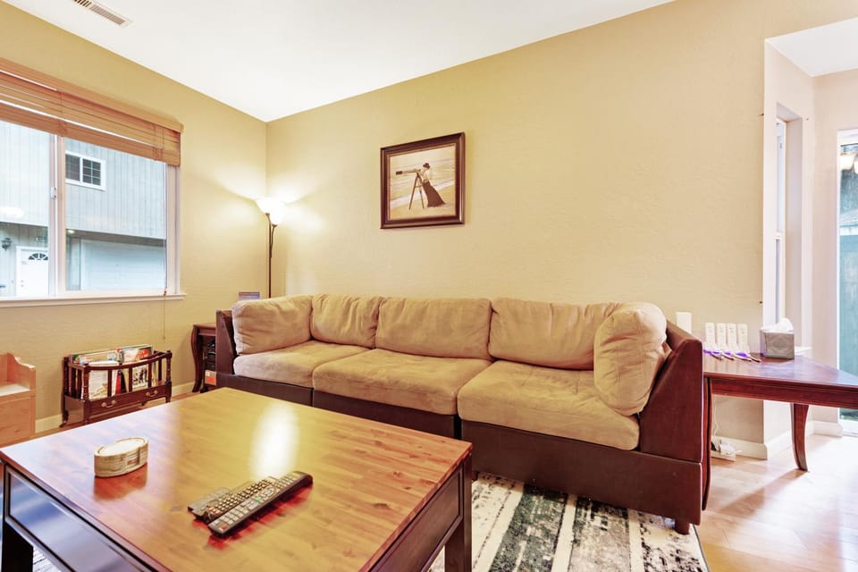 Rio Nido Retreat House in Guerneville