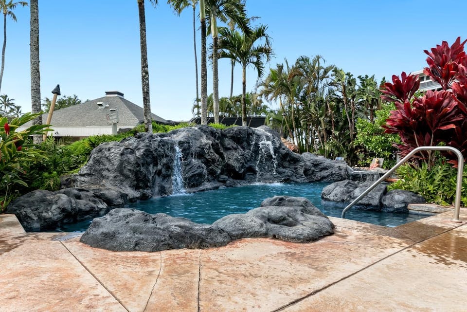 Sunrise Hale House in Princeville