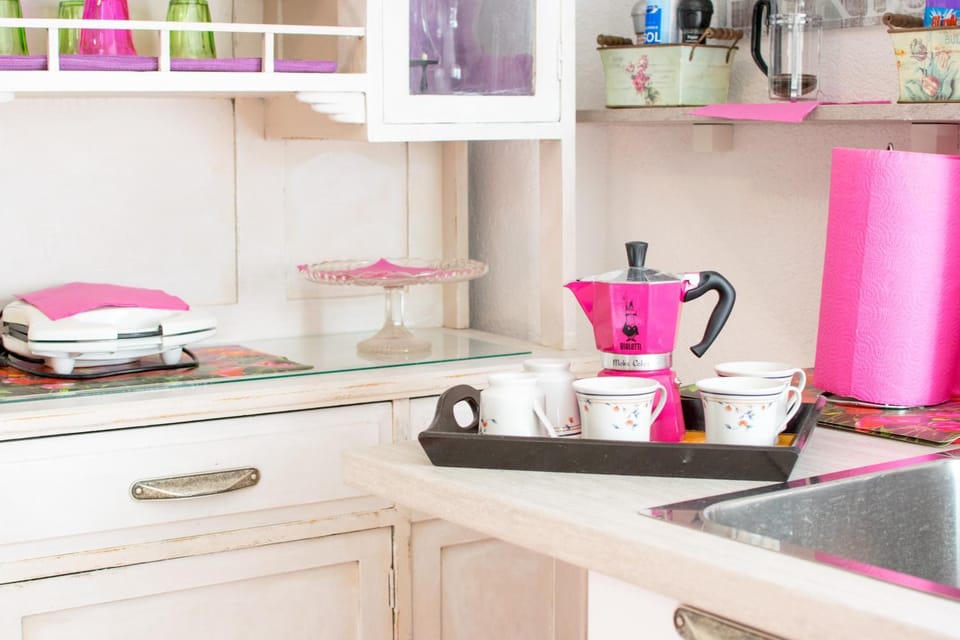 Coffee/tea facilities, Kitchen or kitchenette