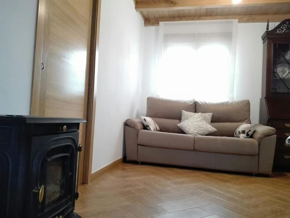 Communal lounge/ TV room, TV and multimedia, Living room, Seating area