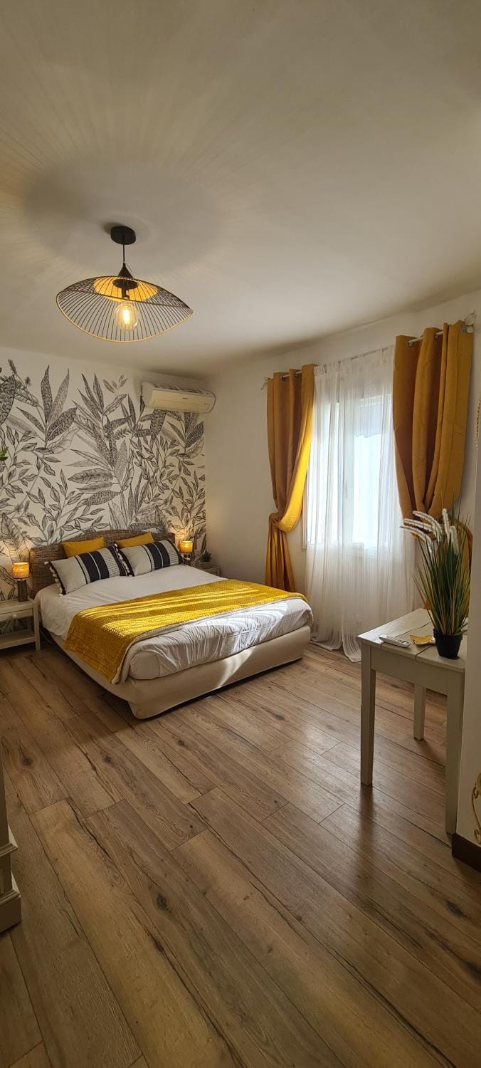 A l'ombre du clocher Bed and Breakfast in Corsica