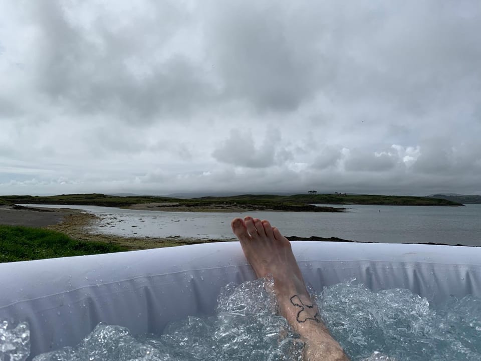 Hot Tub, Hot Tub