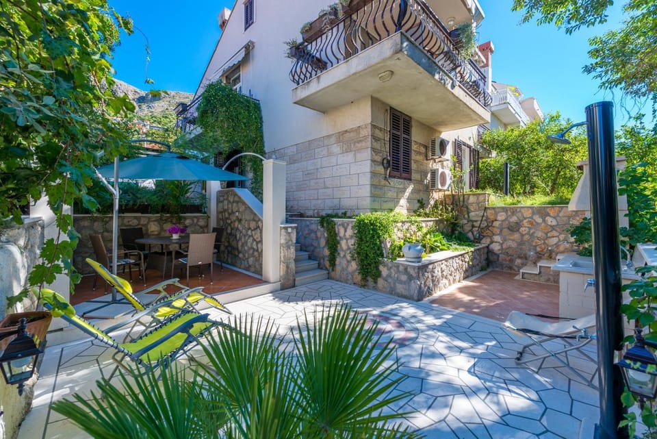 Balcony/Terrace, Garden view