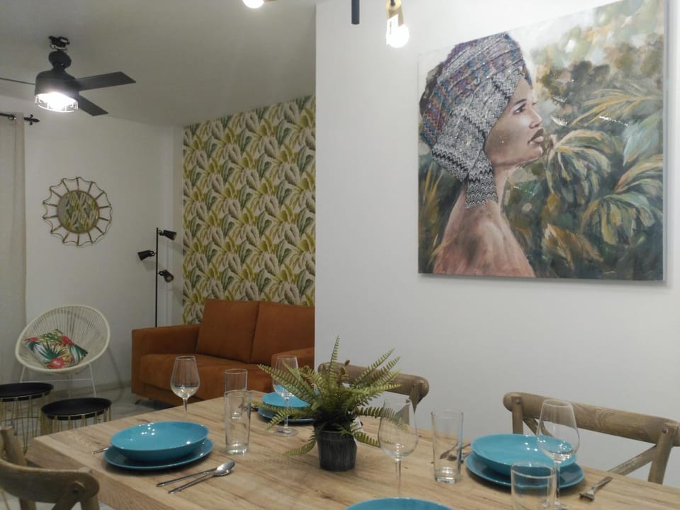 Living room, Dining area