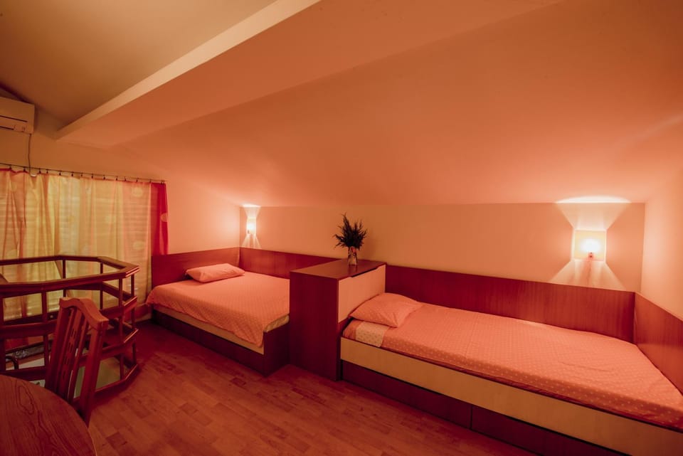 Bed, Balcony/Terrace, Bedroom, air conditioner