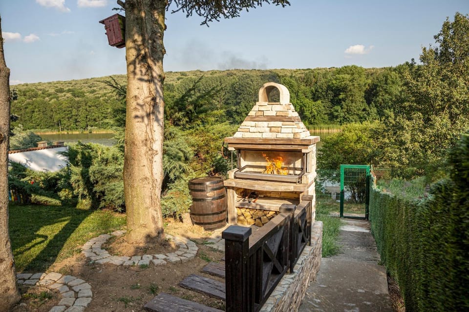 BBQ facilities, Garden, Evening entertainment, Food, Area and facilities, Meals, Dinner, group of guests