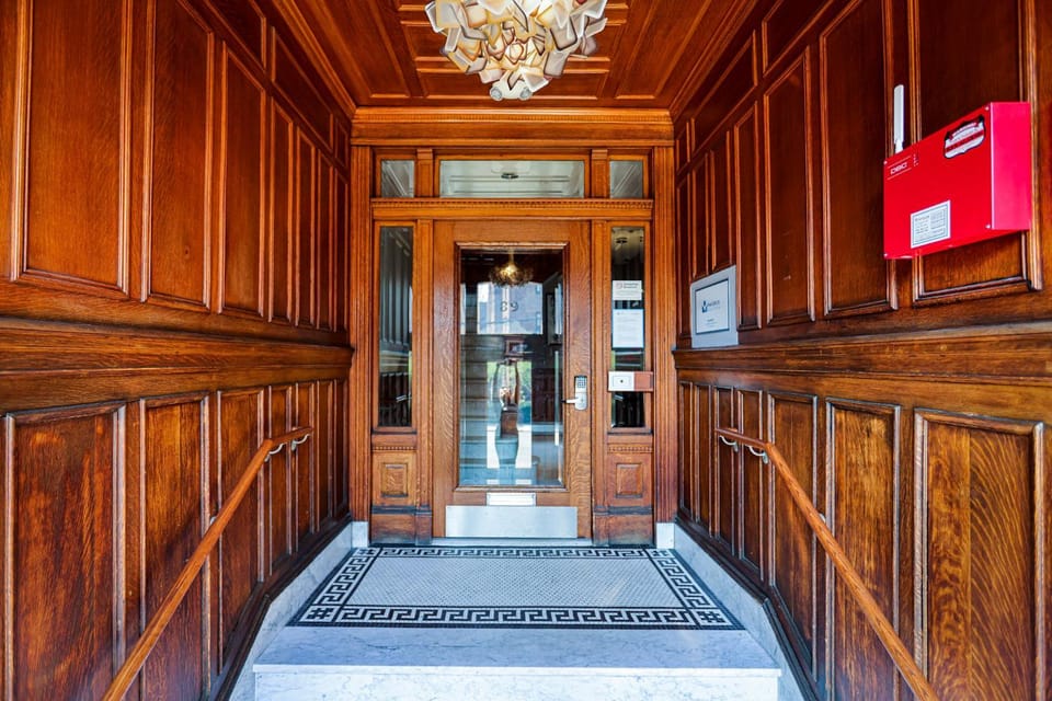 A Stylish Stay w/ a Queen Bed, Heated Floors.. #28 Vacation rental in Brookline