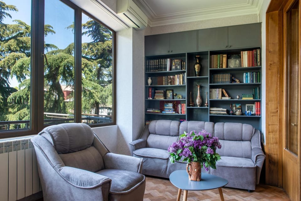 Living room, Seating area