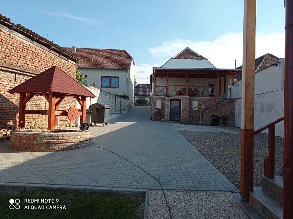 Day, Inner courtyard view, Parking