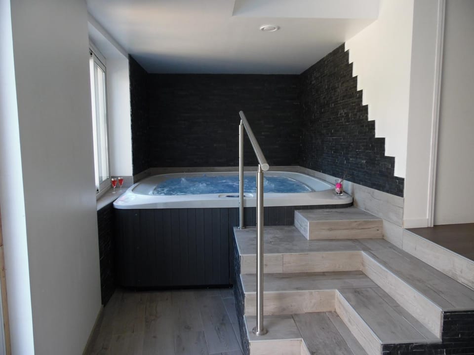 Hot Tub, Spa and wellness centre/facilities, Spa and wellness centre/facilities